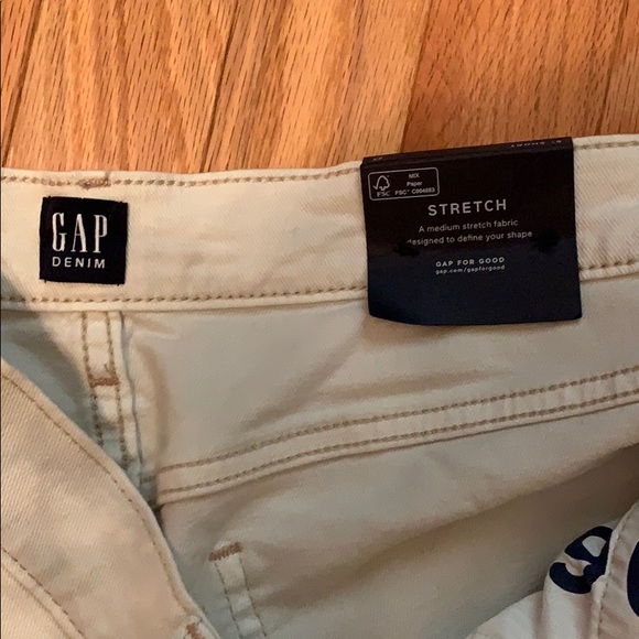 GAP NWT❗️5 Inch Denim Shorts - Picture 4 of 8